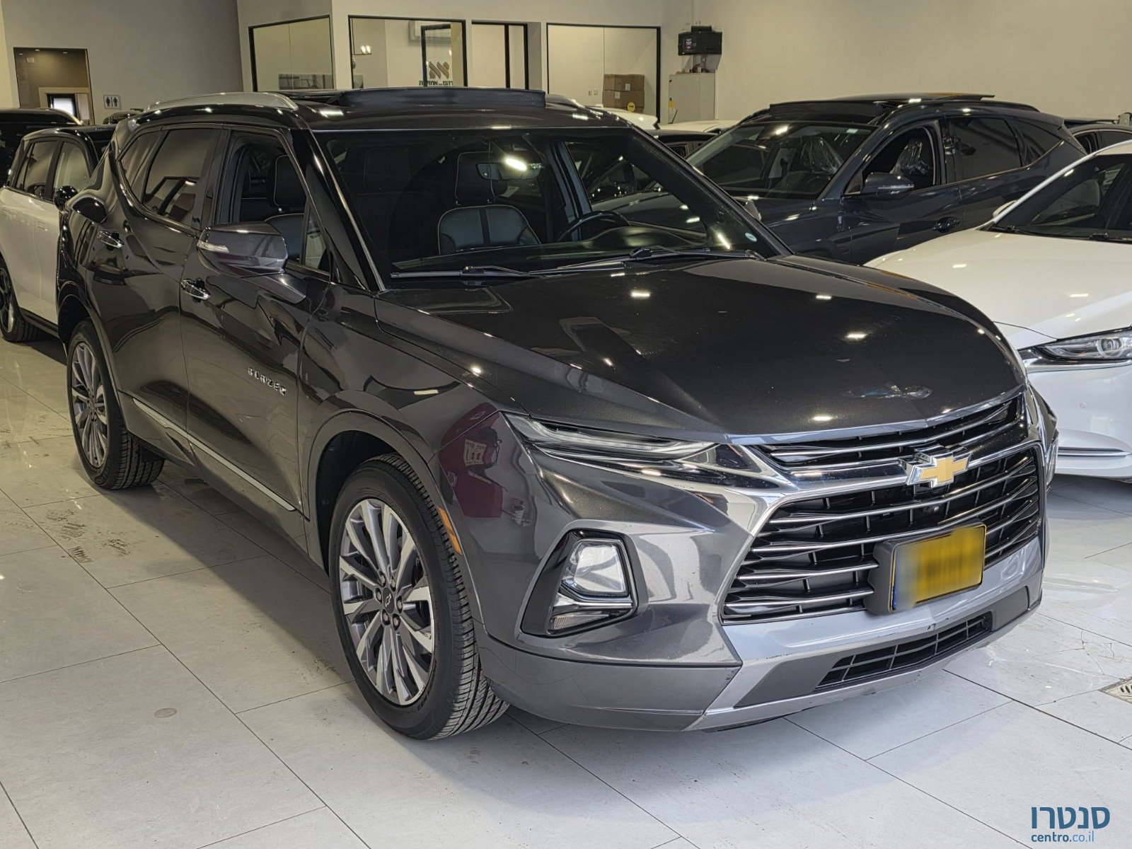 2023' Chevrolet Blazer photo #2