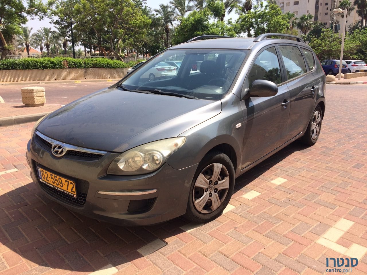 2010' Hyundai i30 cw photo #2