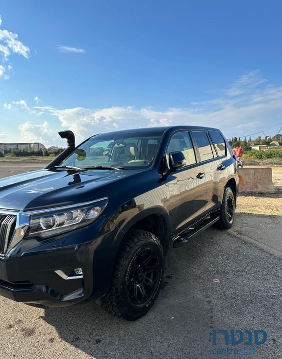 2018' Toyota Land Cruiser טויוטה לנד קרוזר photo #3