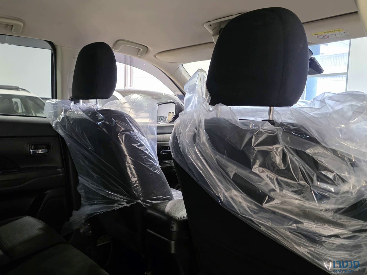 2017' Mitsubishi Outlander photo #6