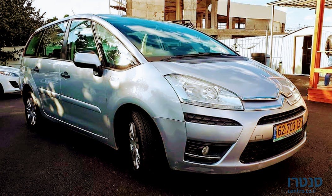 2012' Citroen C4 Picasso photo #2