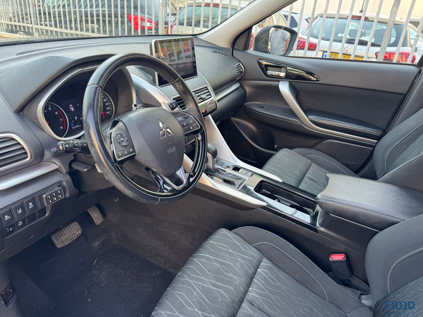 2021' Mitsubishi Eclipse Cross photo #3