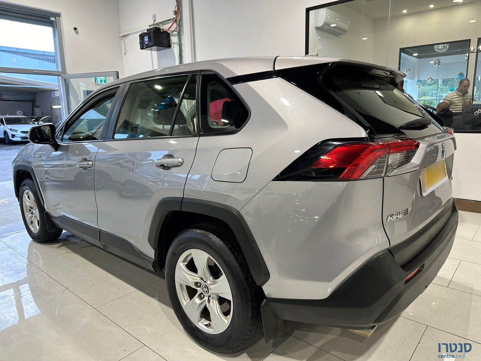 2021' Toyota RAV4 photo #2