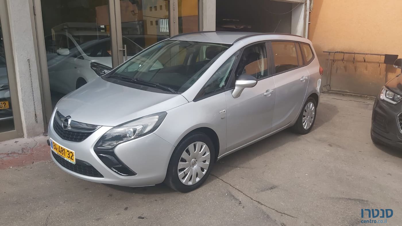 2014' Opel Zafira photo #1