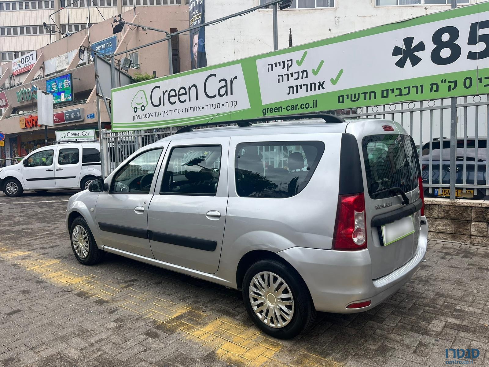 2011' Renault Logan photo #5