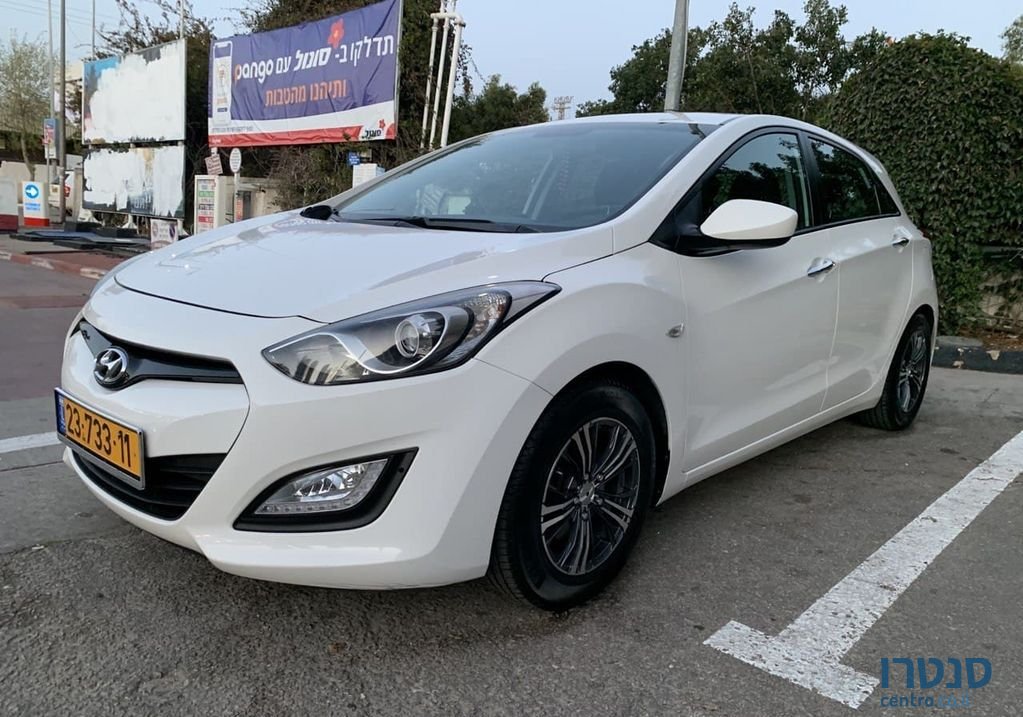 2013' Hyundai i30 יונדאי photo #1
