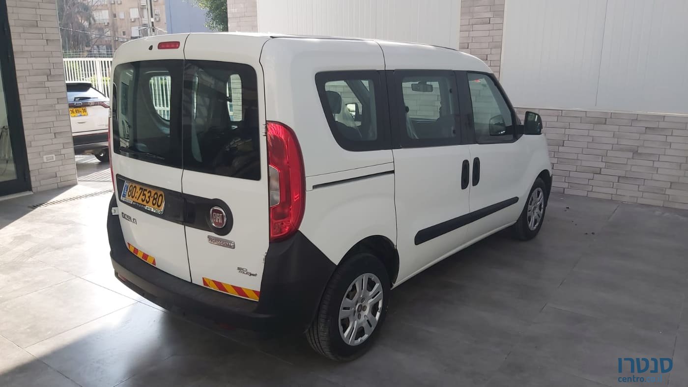 2017' Fiat Doblo photo #2
