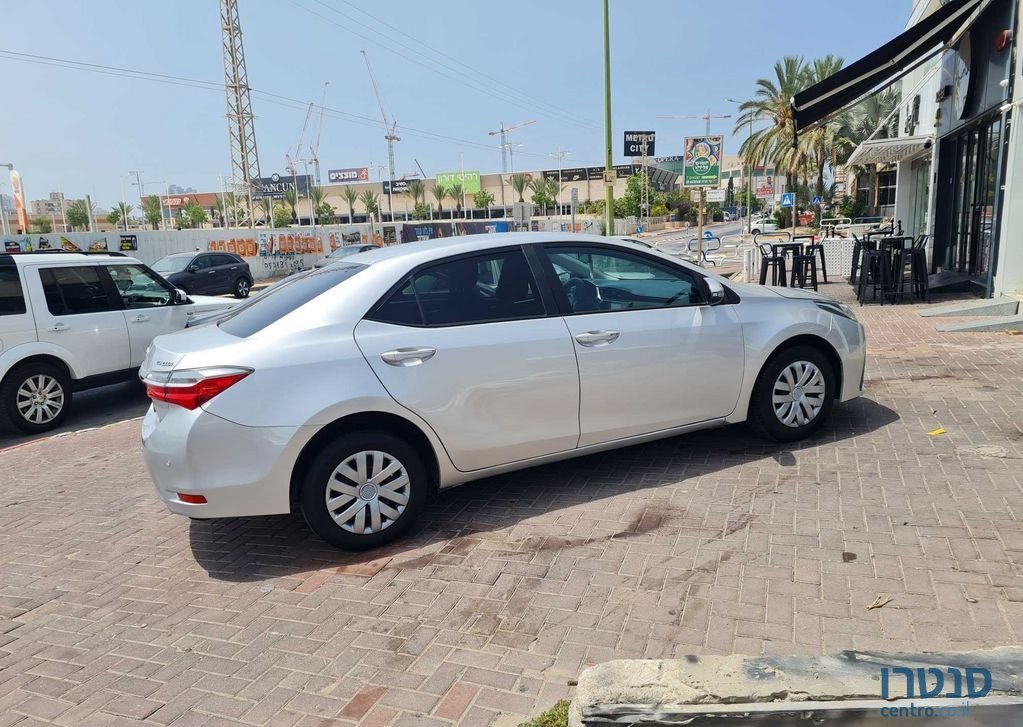 2018' Toyota Corolla טויוטה קורולה photo #3