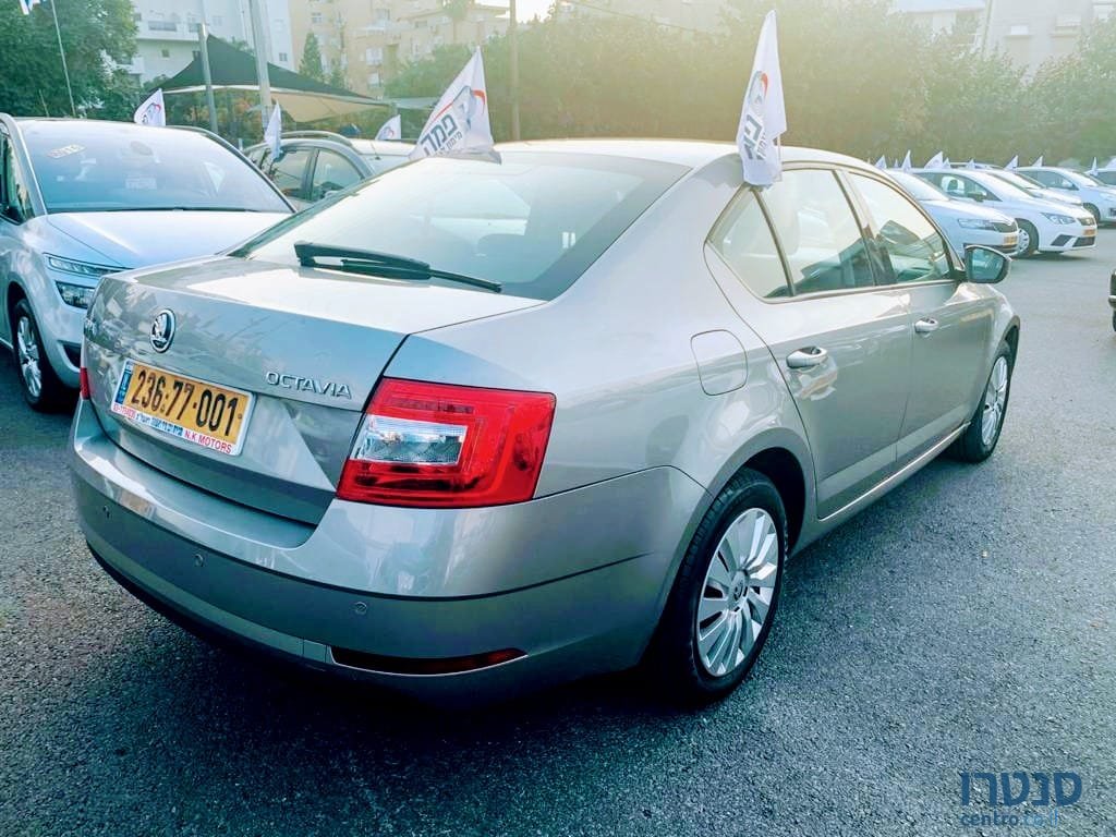 2017' Skoda Octavia photo #2