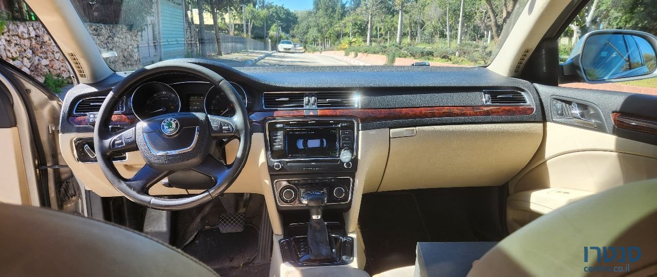 2011' Skoda Superb סקודה סופרב photo #5