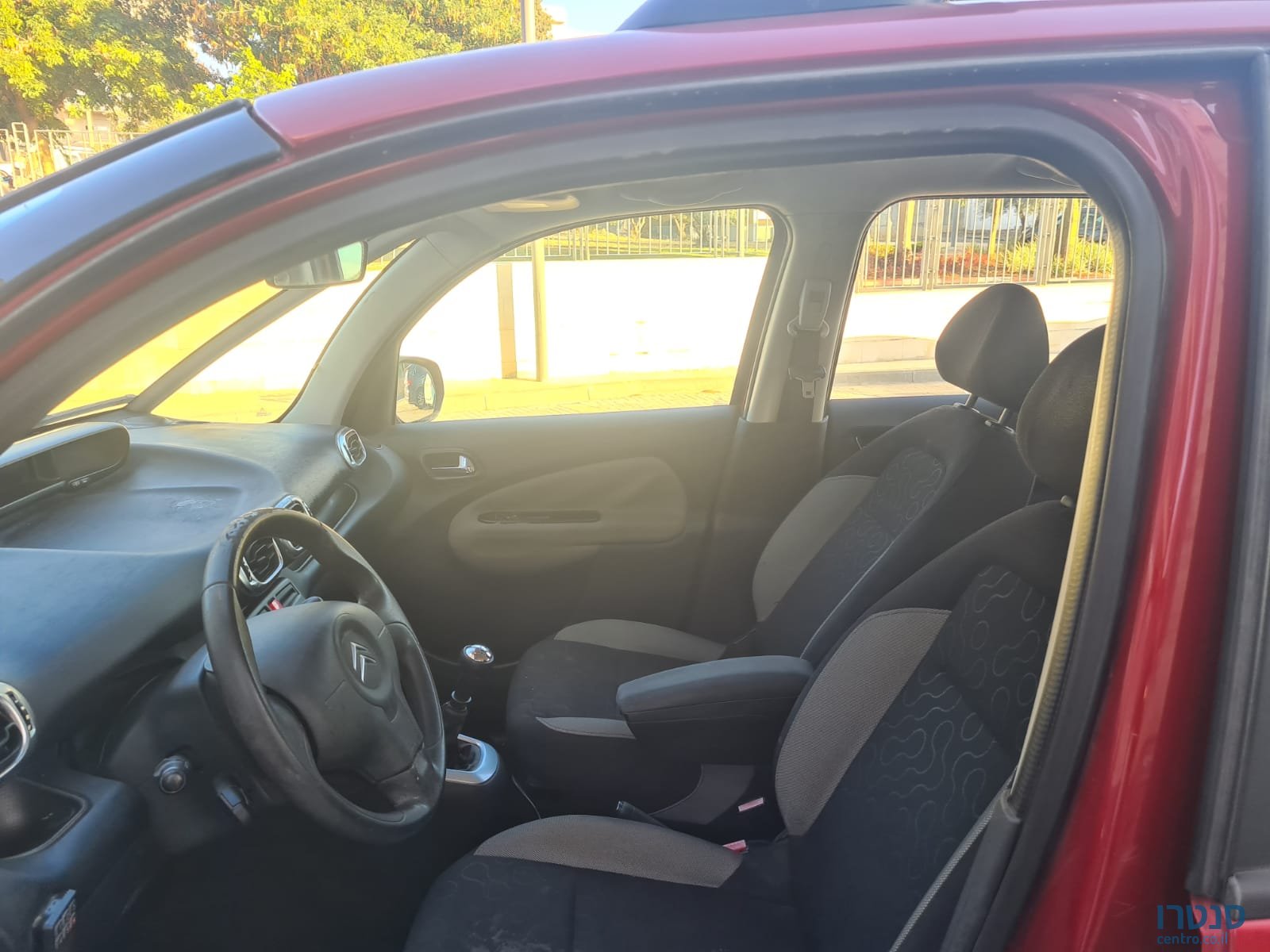 2012' Citroen C3 Picasso photo #6