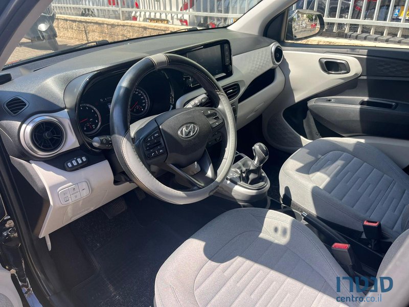 2021' Hyundai i10 photo #2