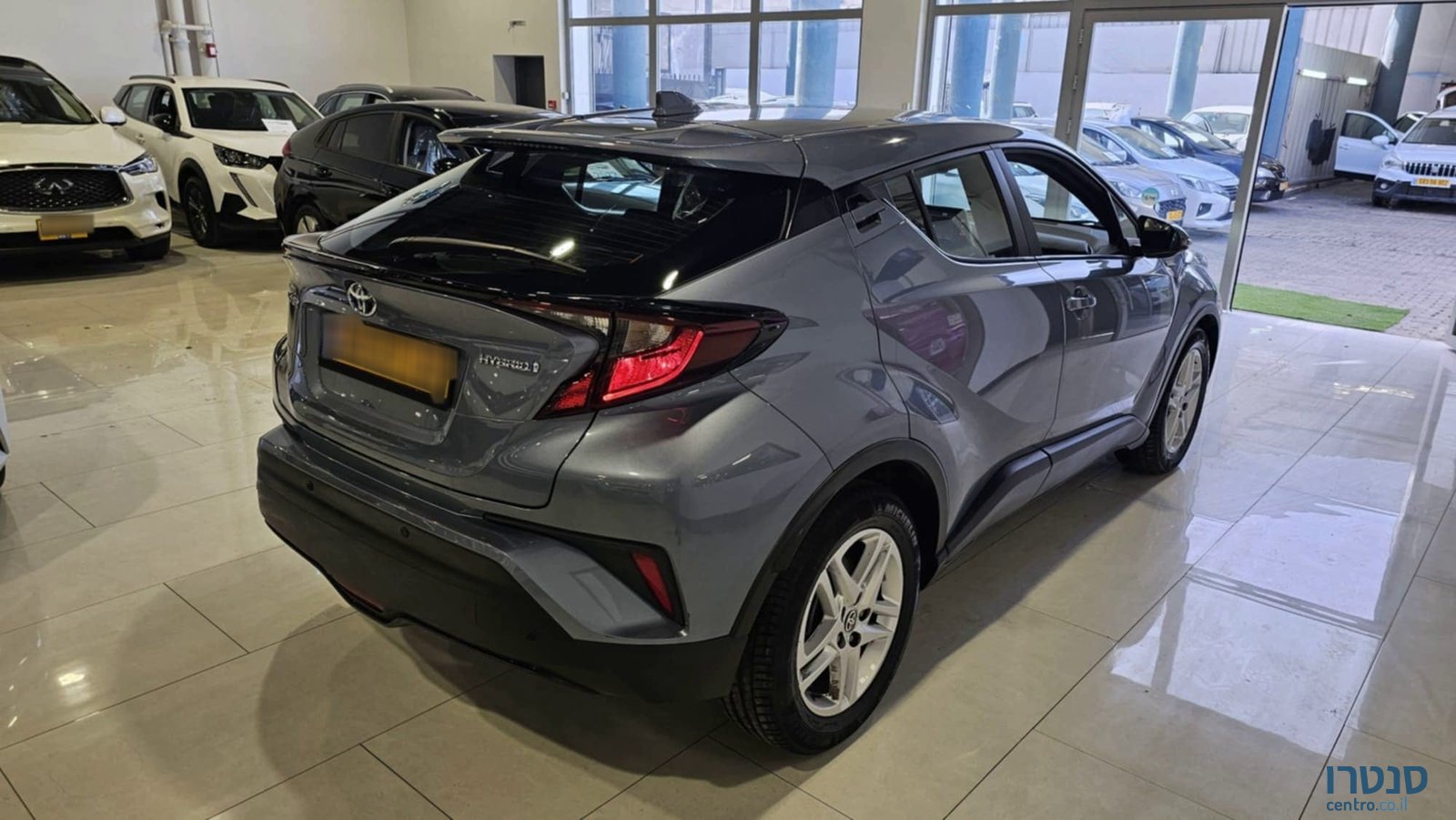 2022' Toyota C-HR photo #3