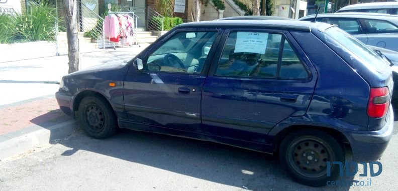 2001' Skoda Felicia photo #1