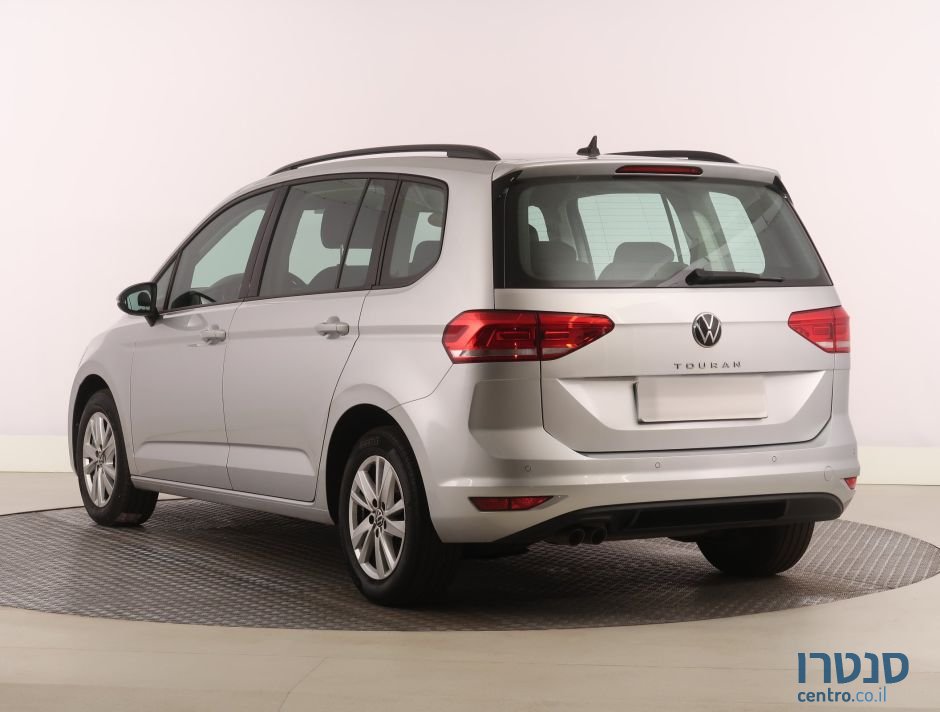 2021' Volkswagen Touran photo #4