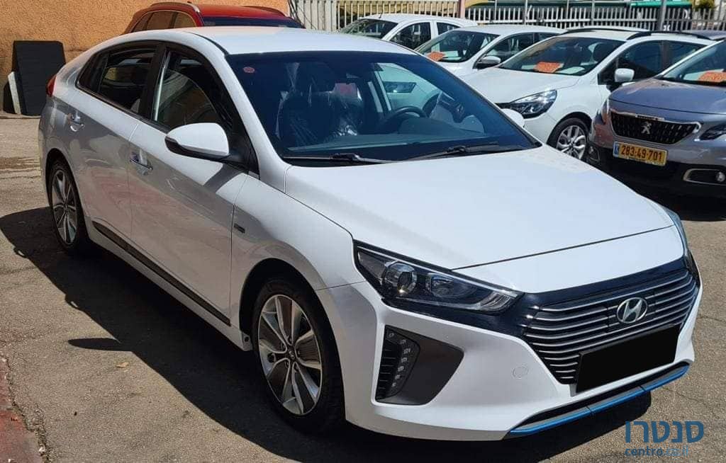 2018' Hyundai IONIQ photo #2