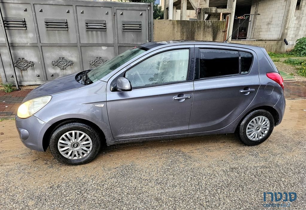 2011' Hyundai i20 יונדאי photo #3