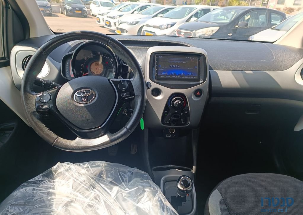2020' Toyota Aygo טויוטה אייגו photo #3