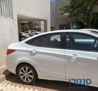 2015' Hyundai i25 יונדאי photo #2