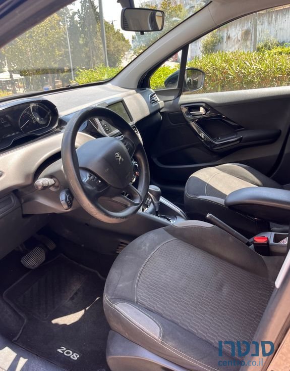 2016' Peugeot 208 פיג'ו photo #6