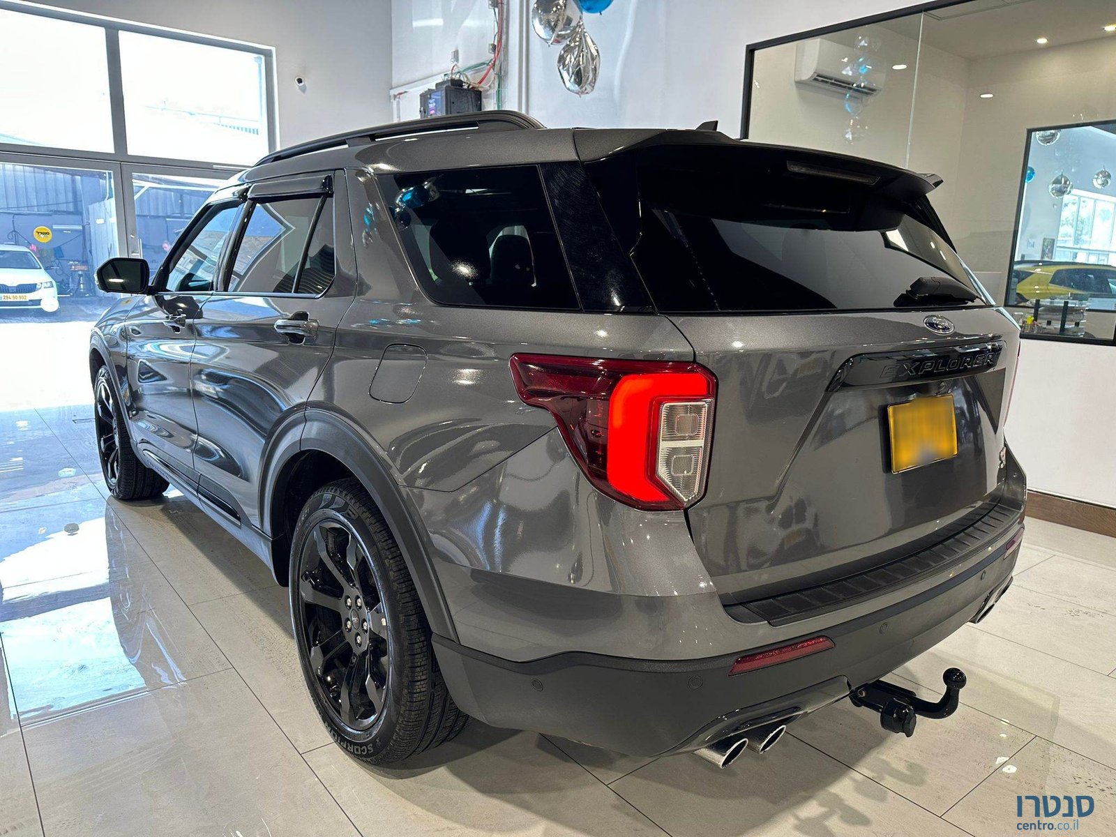 2021' Ford Explorer photo #4