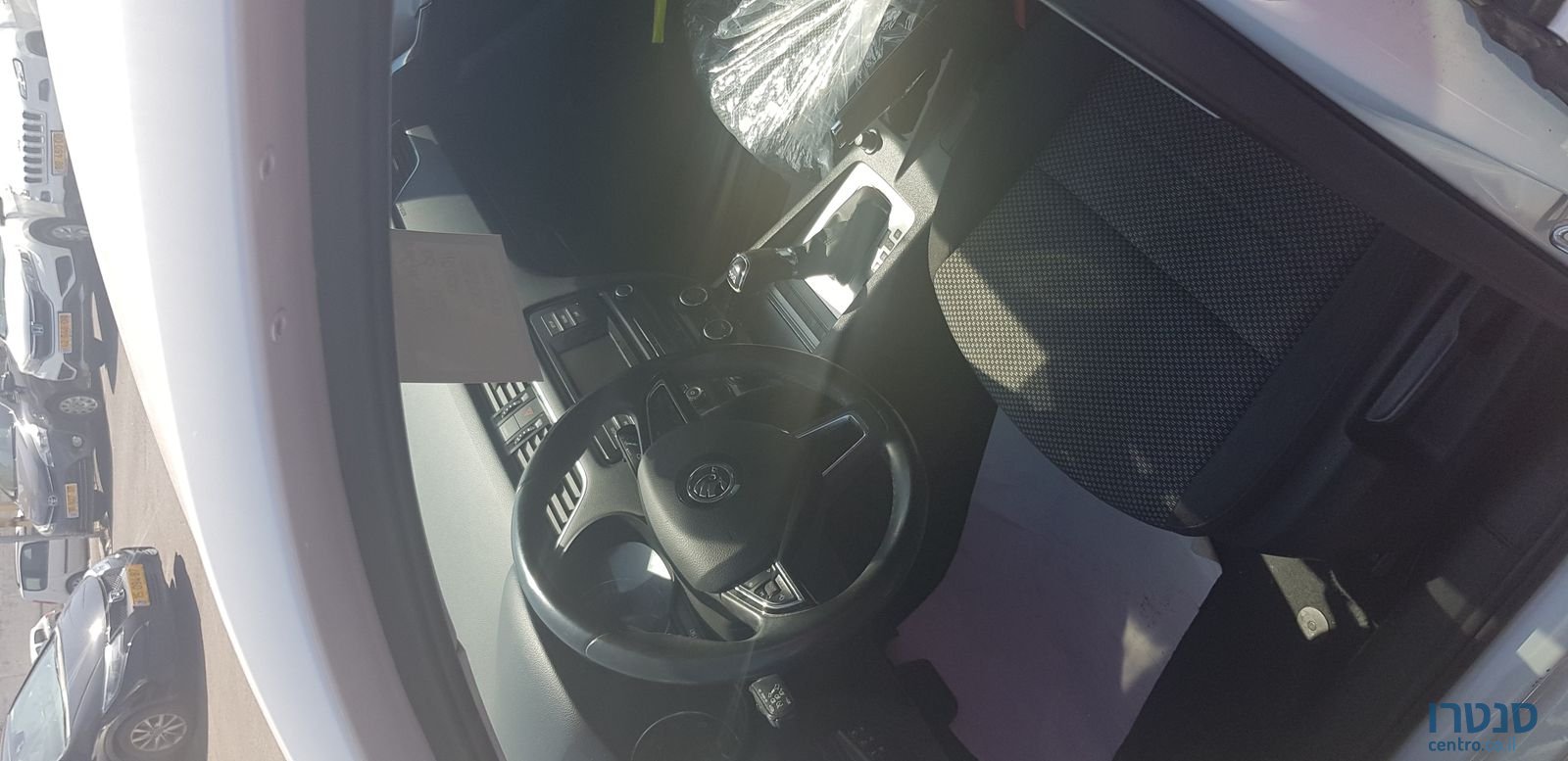 2016' Skoda Octavia photo #3