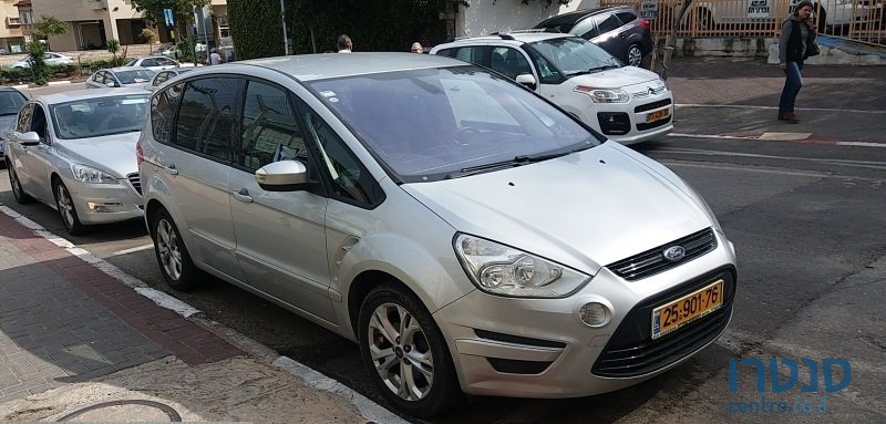 2013' Ford S-Max photo #3
