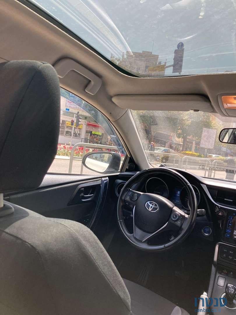 2017' Toyota Auris טויוטה אוריס photo #1