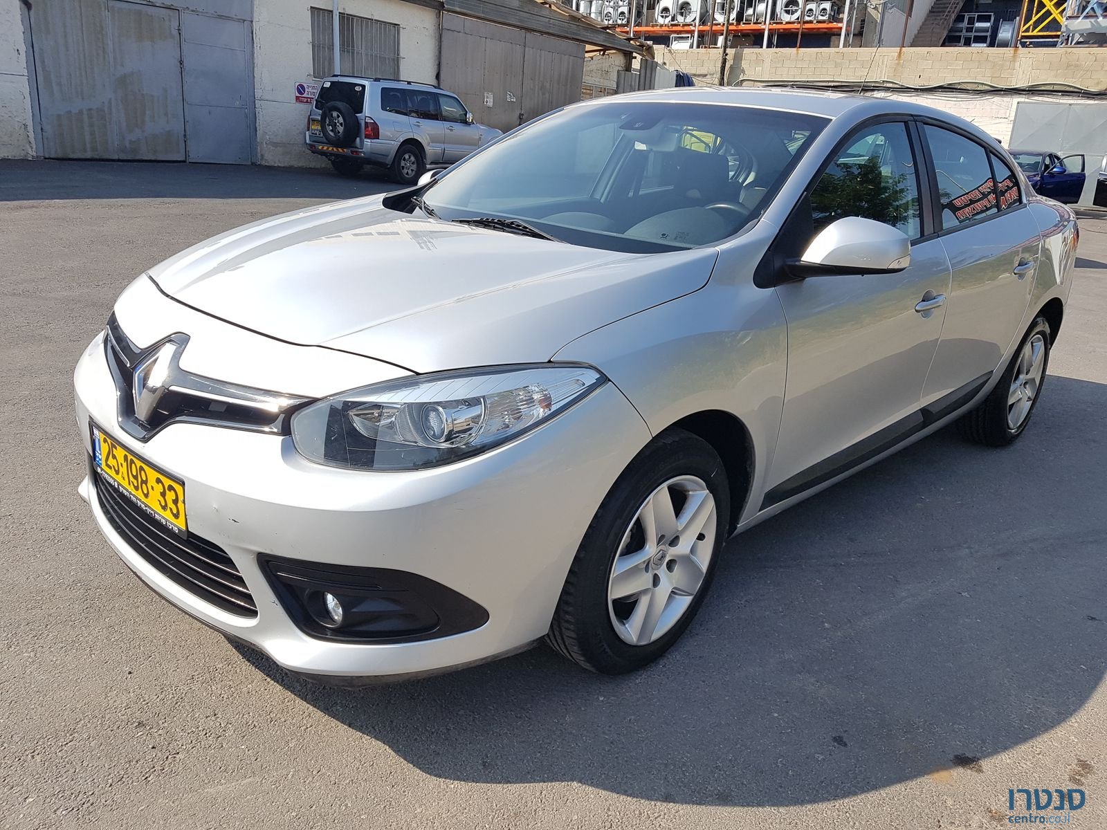 2015' Renault Fluence photo #1