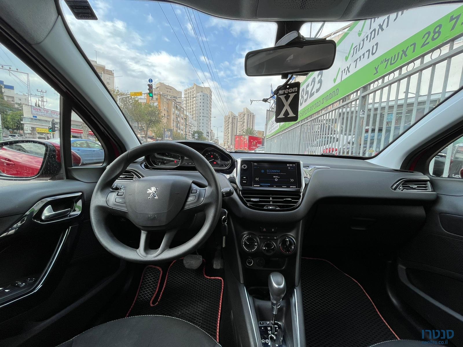 2018' Peugeot 208 photo #2