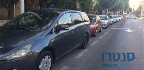 2007' Mitsubishi Grandis מיצובישי גרנדיס photo #2