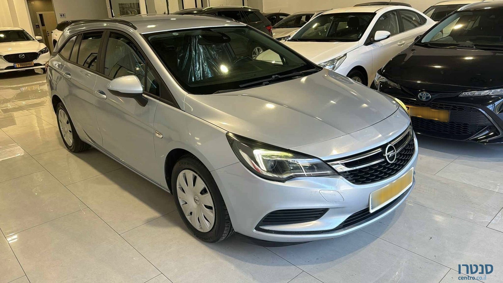 2018' Opel Astra photo #2