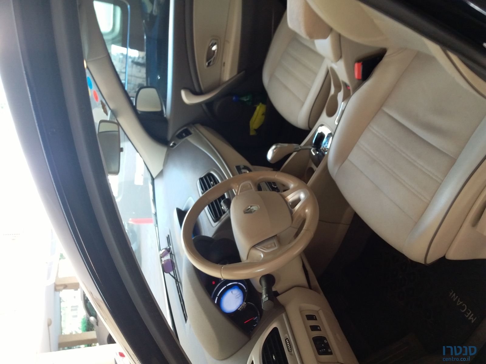 2014' Renault 14 Рено Меган Хечбек Privilege 8 photo #1