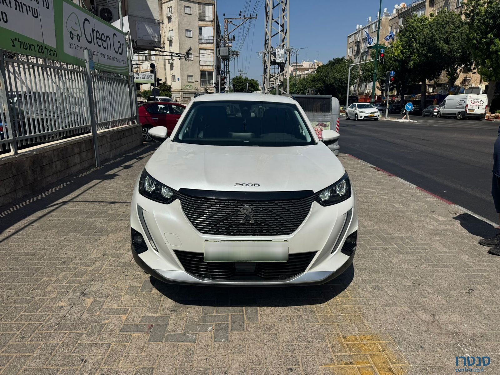 2020' Peugeot 2008 photo #1