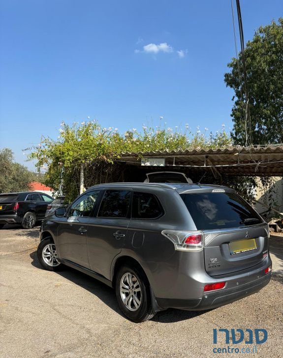 2015' Mitsubishi Outlander מיצובישי אאוטלנדר photo #2