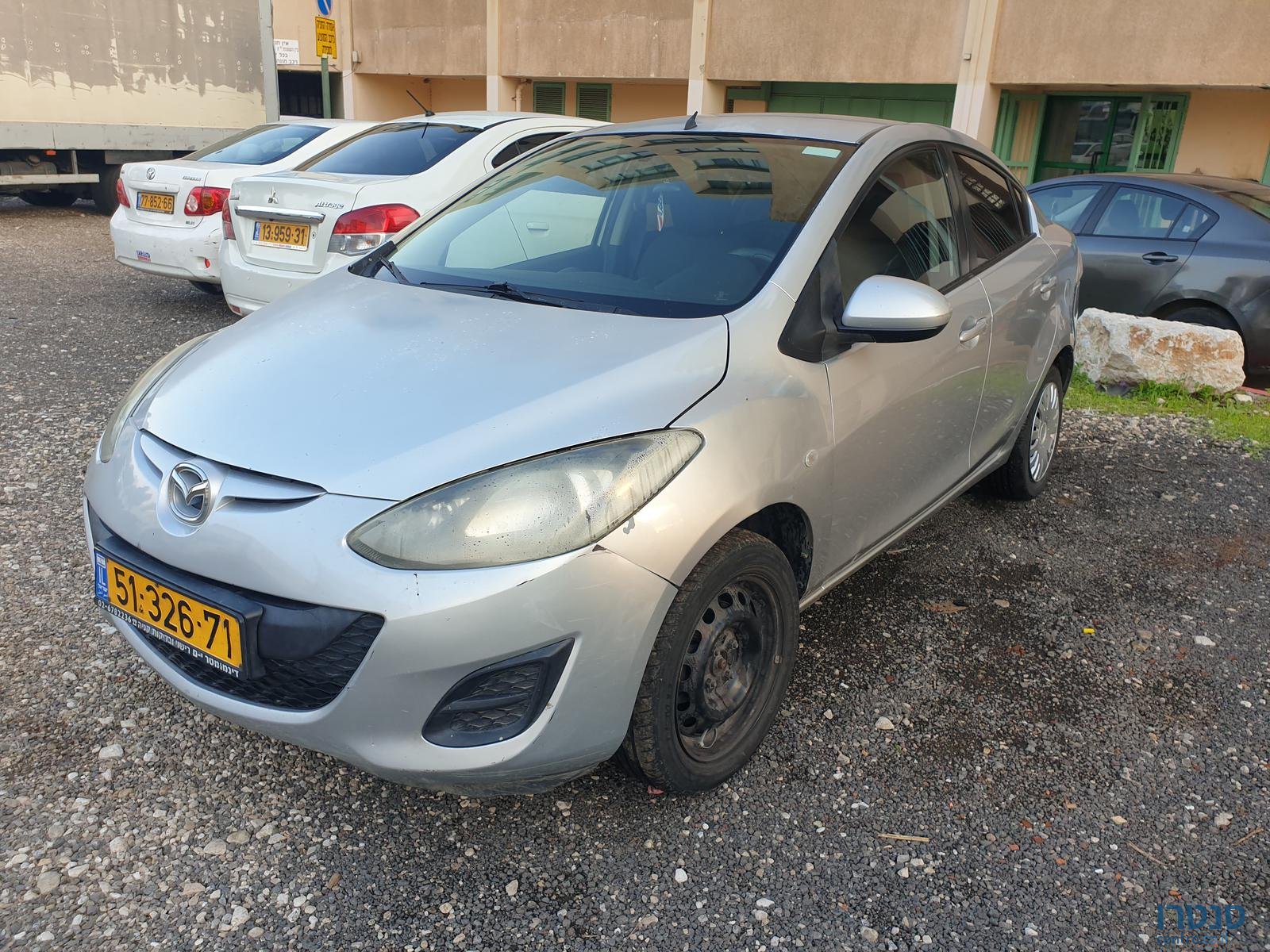 2011' Mazda 2 photo #2