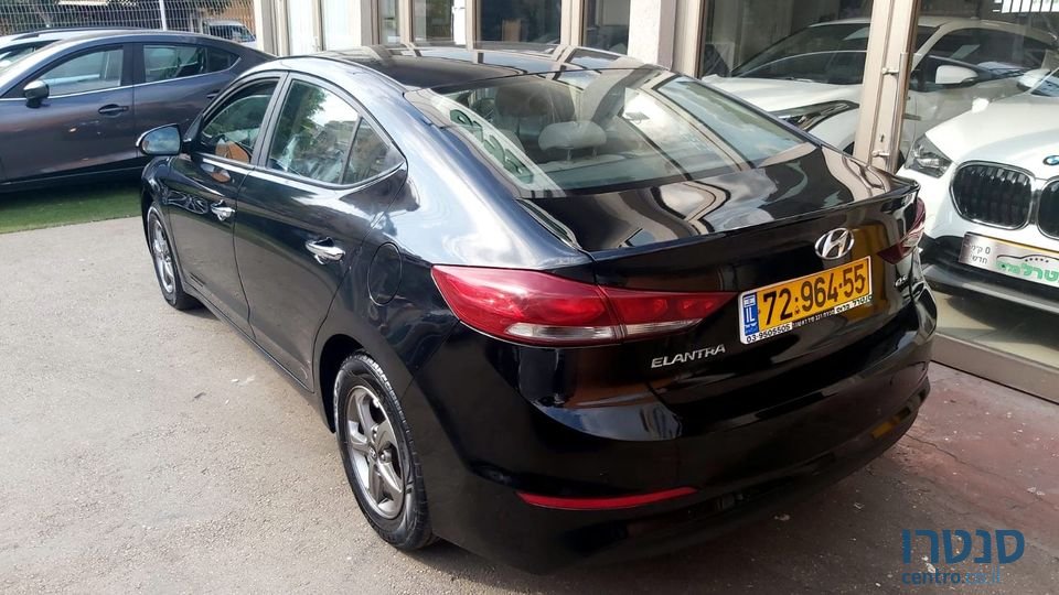 2017' Hyundai Elantra photo #2