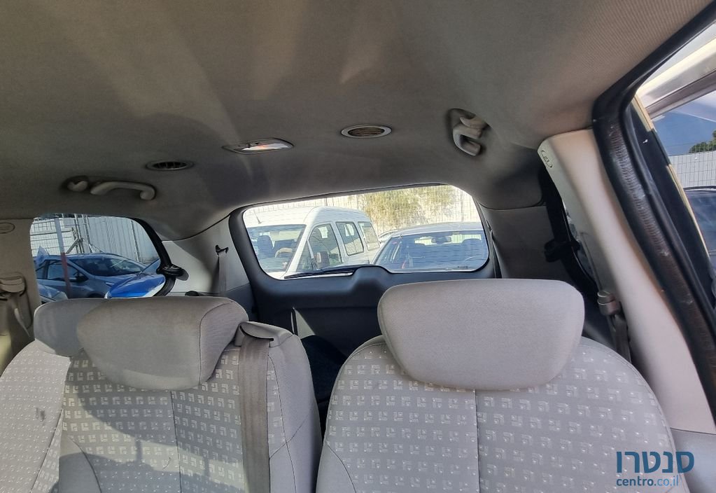 2011' Kia Carnival קיה קרניבל photo #3