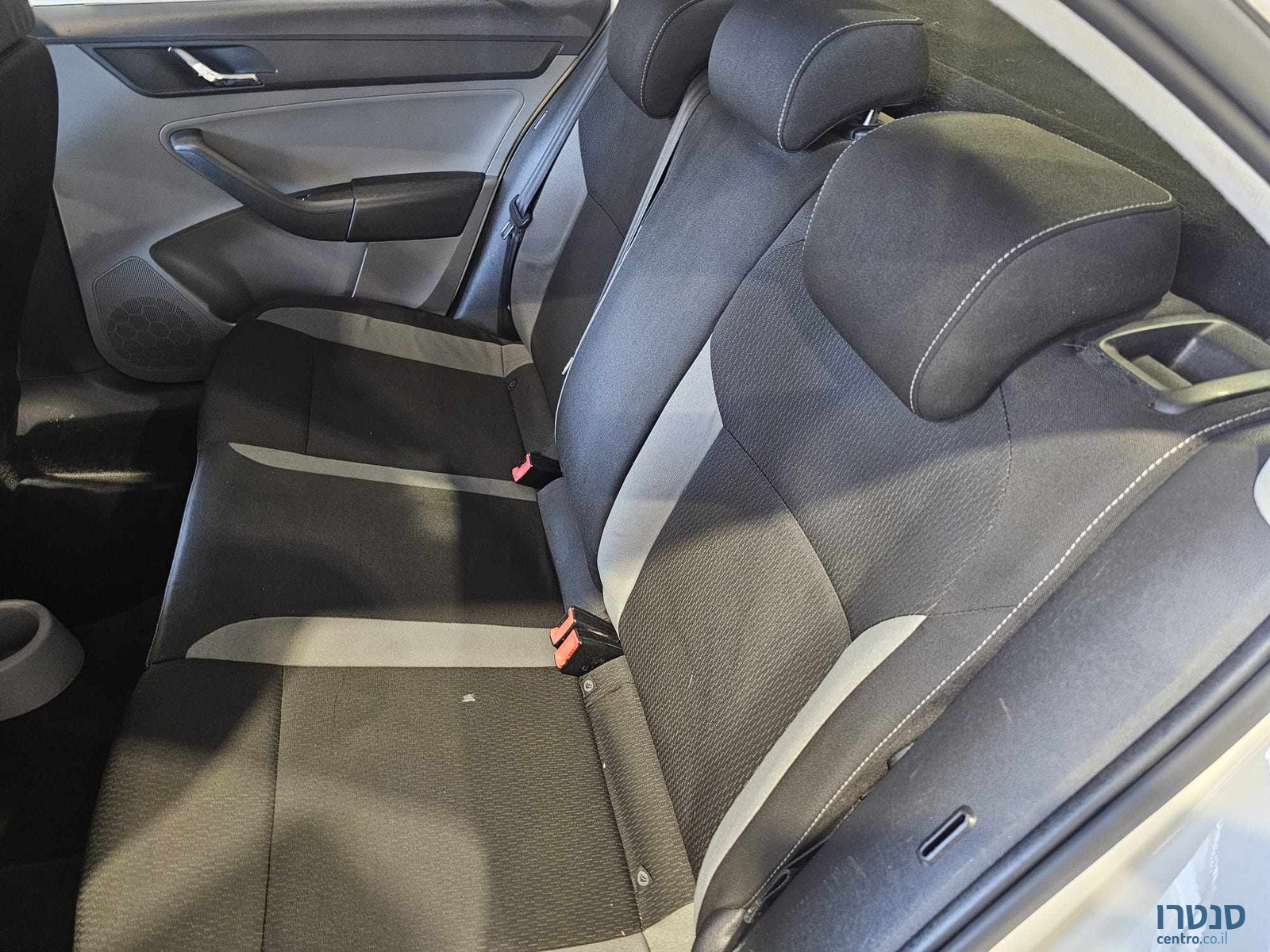 2014' Skoda Rapid photo #6