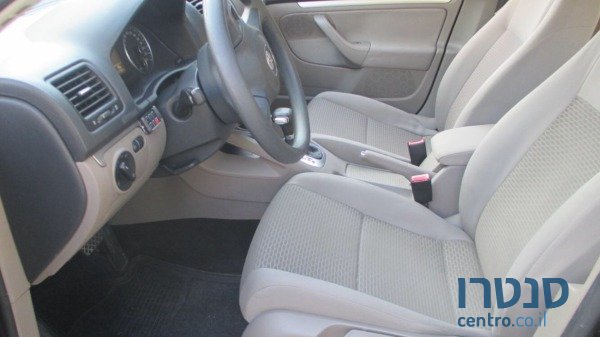 2011' Volkswagen Jetta photo #2