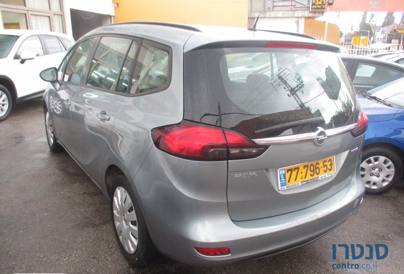 2013' Opel Zafira photo #2