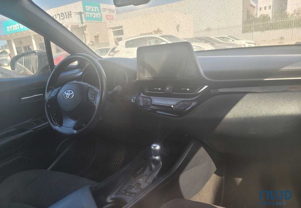 2019' Toyota C-HR טויוטה photo #5
