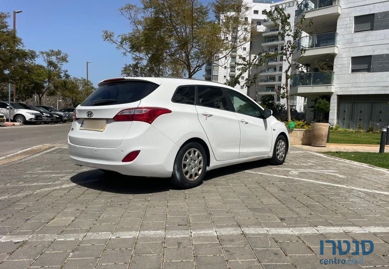 2013' Hyundai i30 יונדאי photo #1