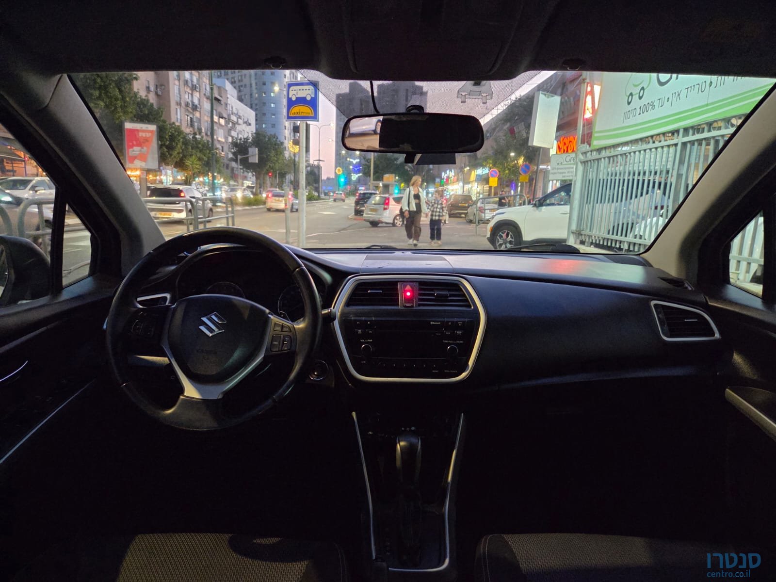 2015' Suzuki SX4 photo #2