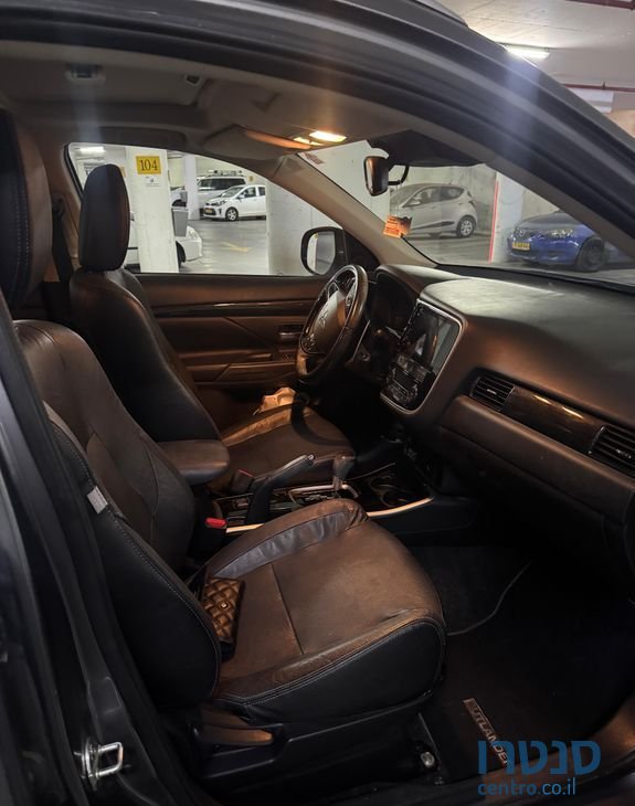 2018' Mitsubishi Outlander מיצובישי אאוטלנדר photo #3