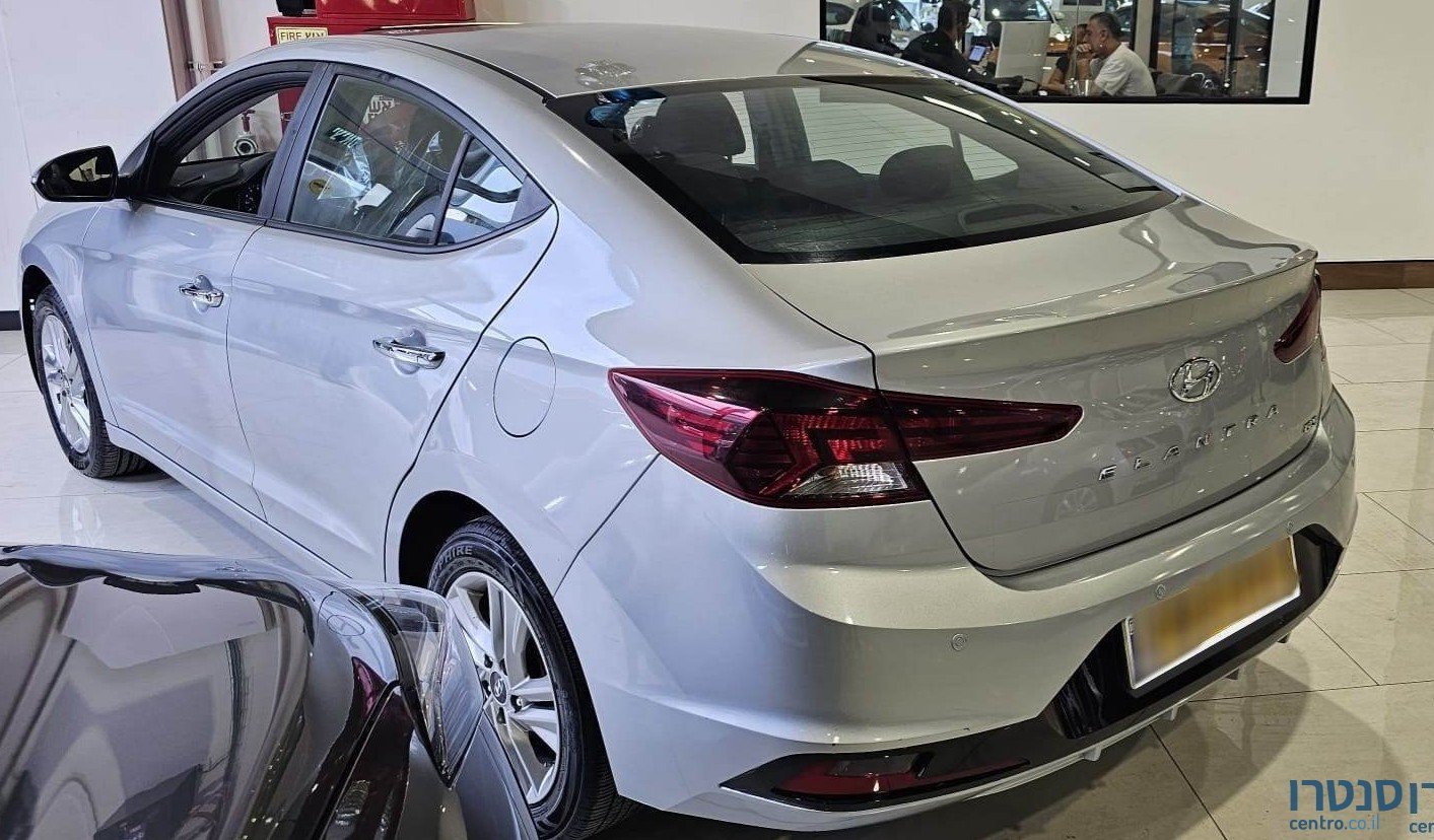 2020' Hyundai Elantra photo #3