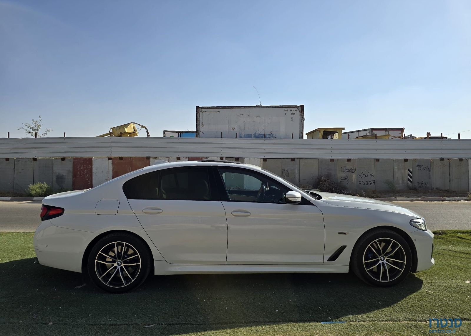 2022' BMW 5 Series ב מ וו סדרה 5 photo #4