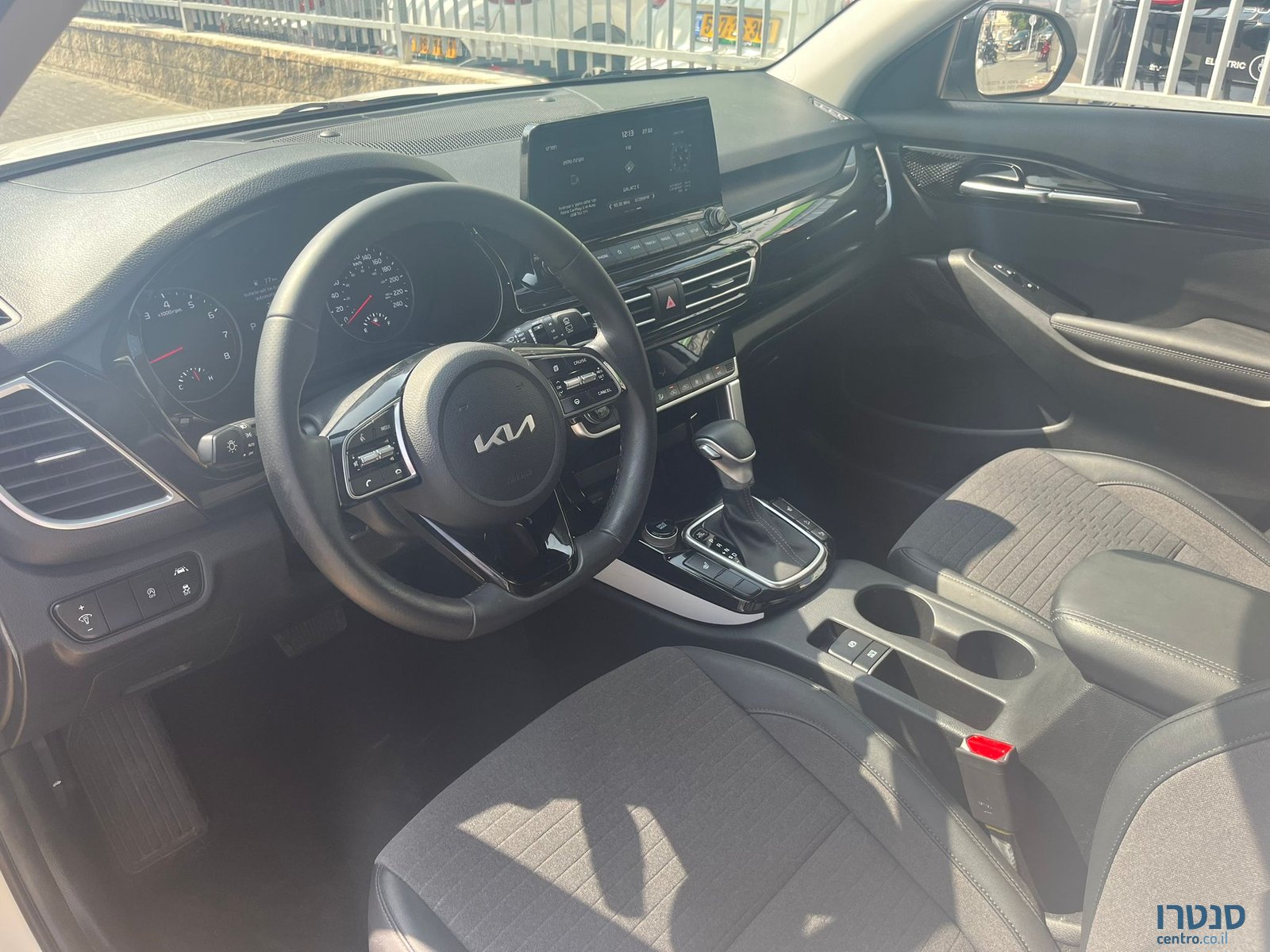 2022' Kia SELTOS photo #2