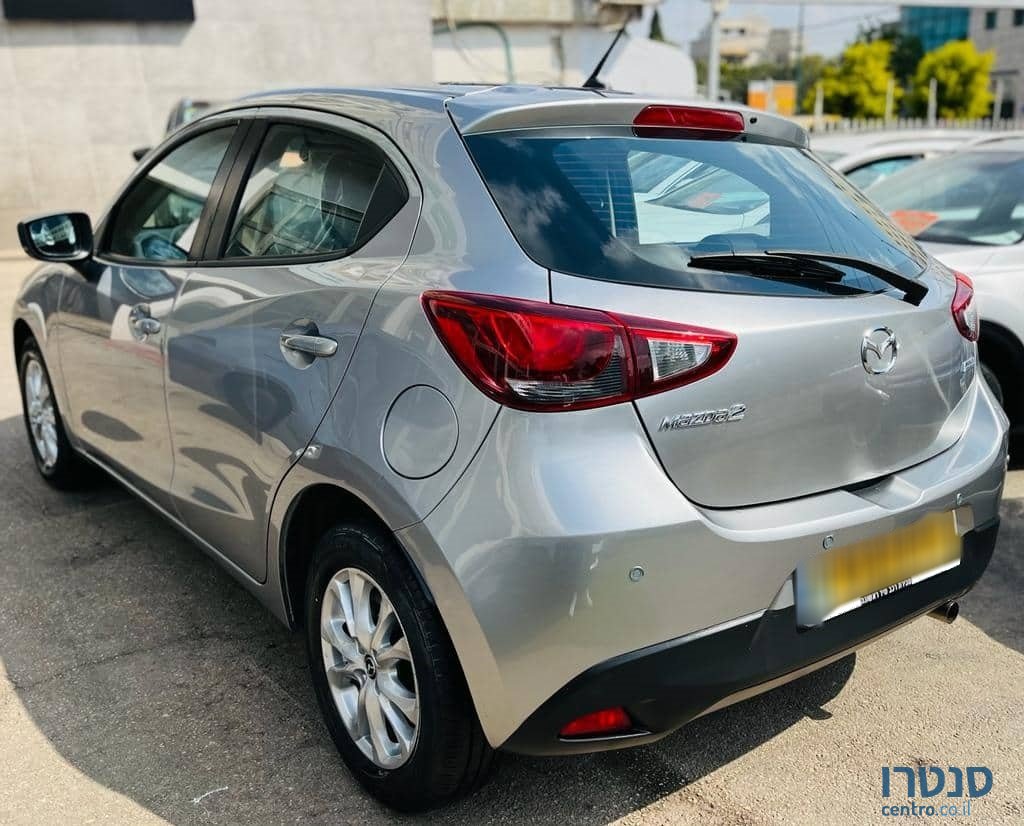 2020' Mazda 2 photo #2