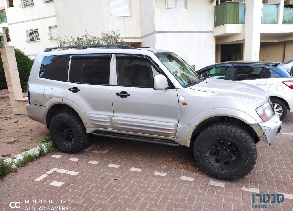 2002' Mitsubishi Pajero מיצובישי פג'רו photo #1